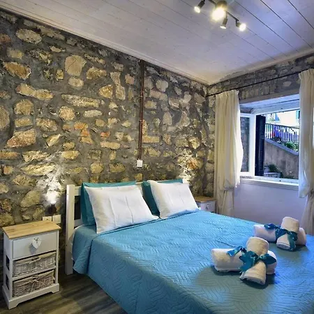 Casetta Di Pietra Apartment *
